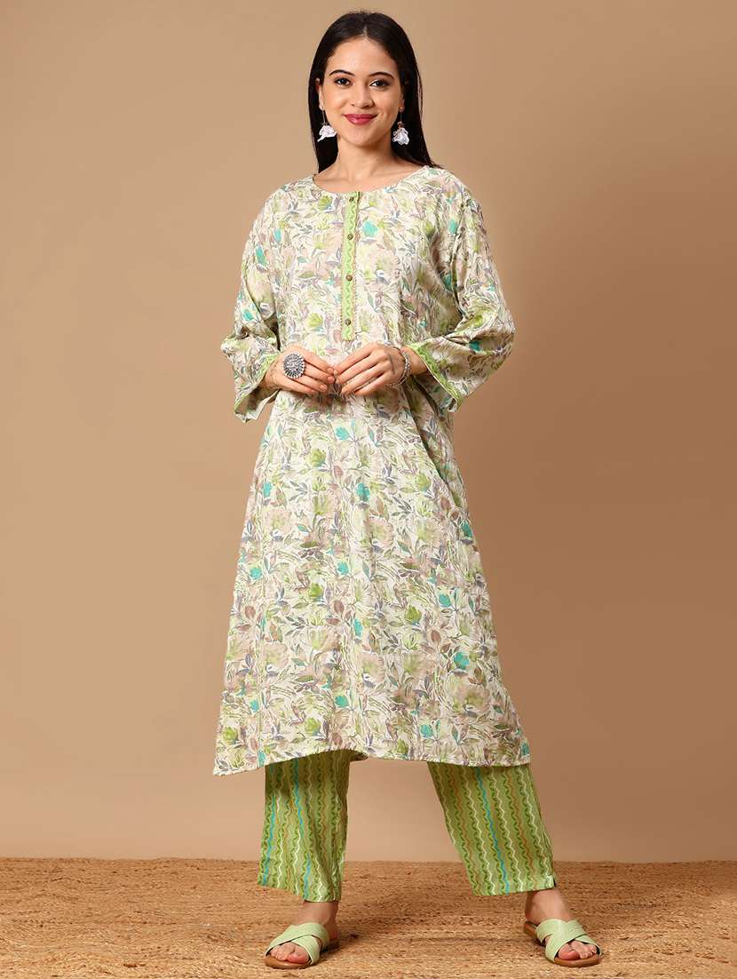 women floral printed three quarter sleeve kurta pant set