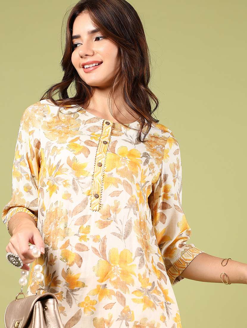 women three quarter sleeve kurta and pant set - 22168919 -  Standard Image - 3