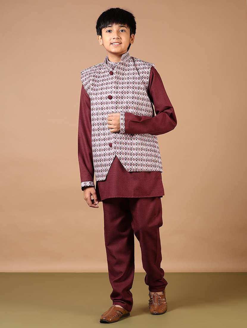 boys printed long sleeve kurta and pyjama set