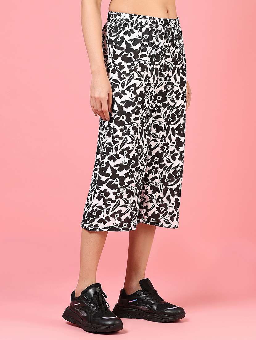 women printed mid rise relaxed fit capri - 22170496 -  Standard Image - 3