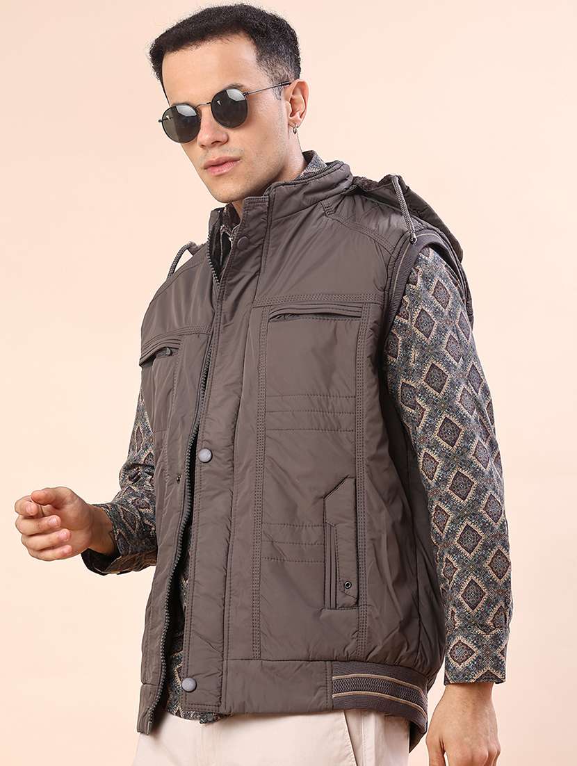 men solid sleeveless lightweight bomber jacket