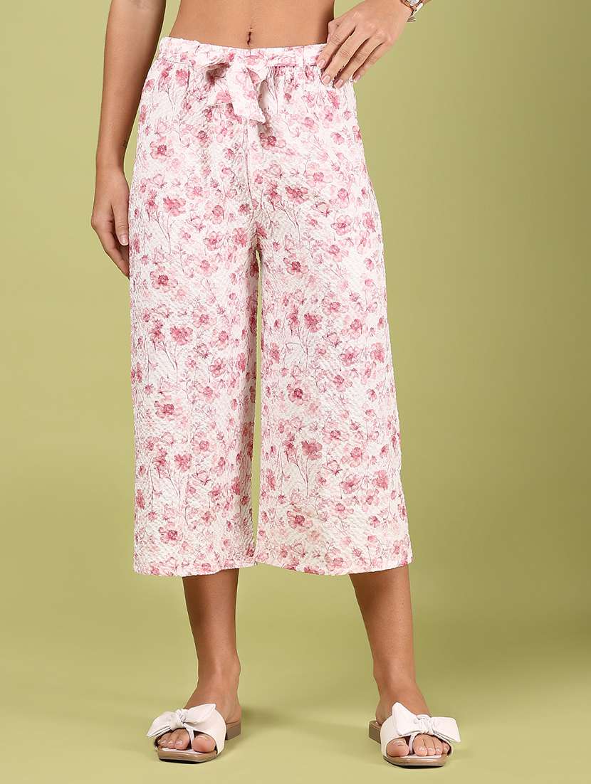 women floral printed mid rise relaxed fit capri