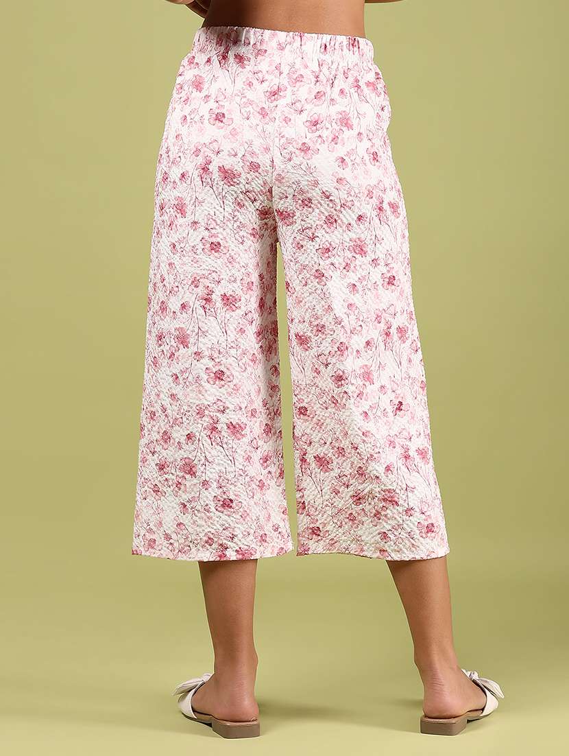 women floral printed mid rise relaxed fit capri - 22172130 -  Standard Image - 3