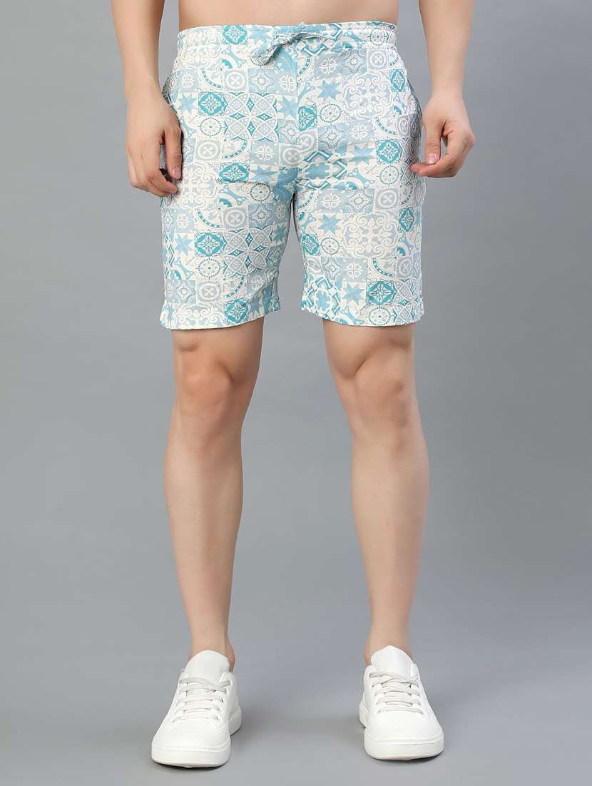 men printed mid rise shorts