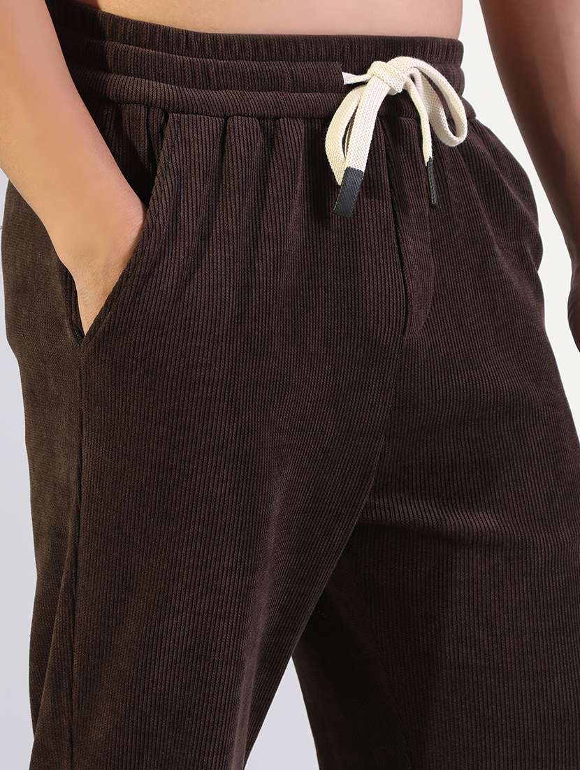 men solid mid rise straight fit chinos  - 22173633 -  Standard Image - 5