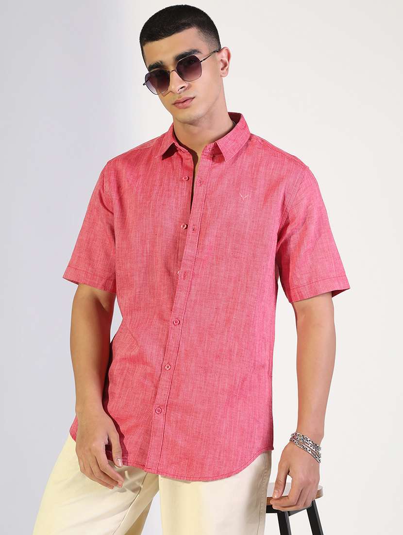 men soild collared short sleeve shirt