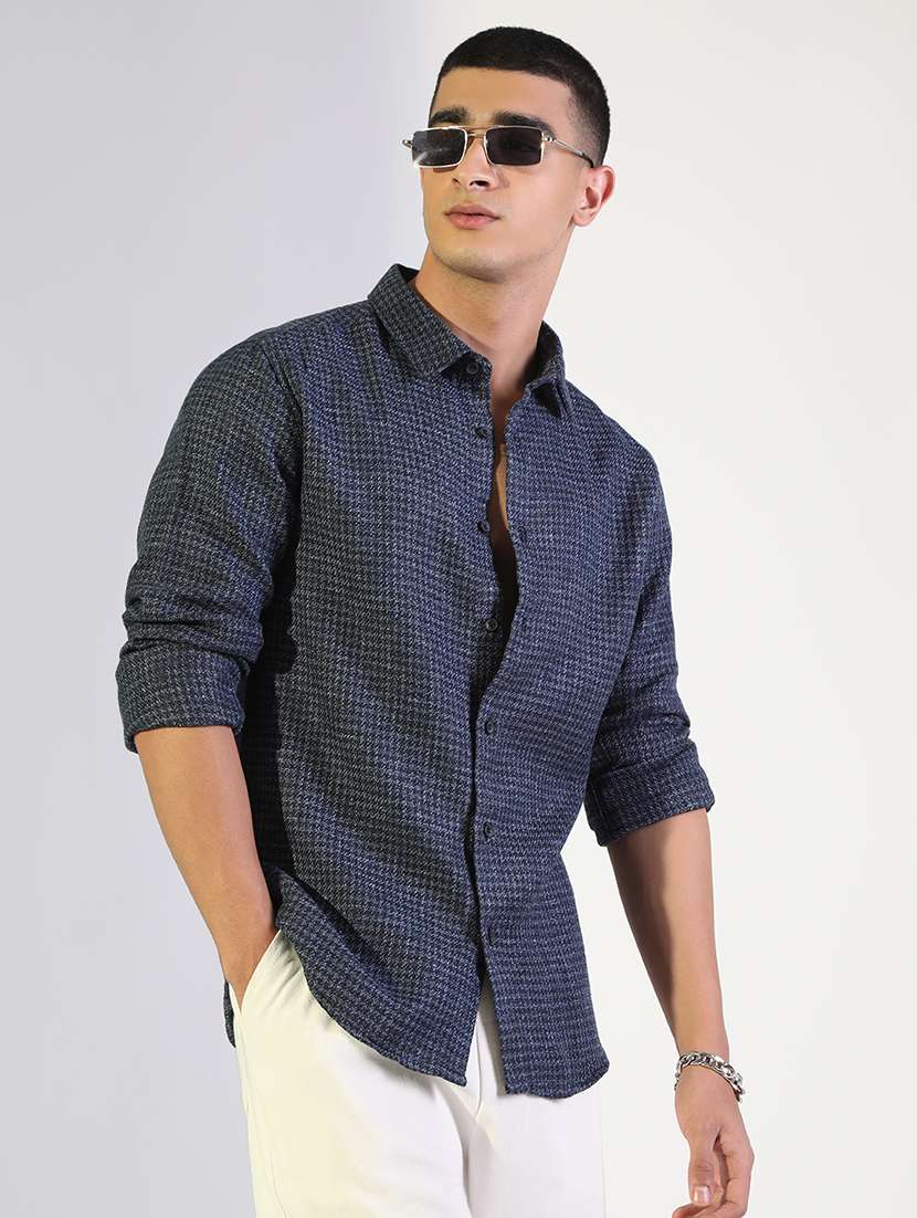 men textured collared long sleeve shirt