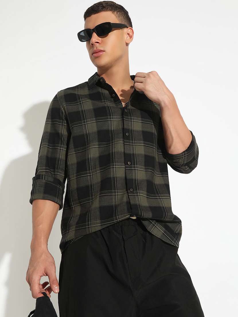 men checkered collared long sleeve shirt
