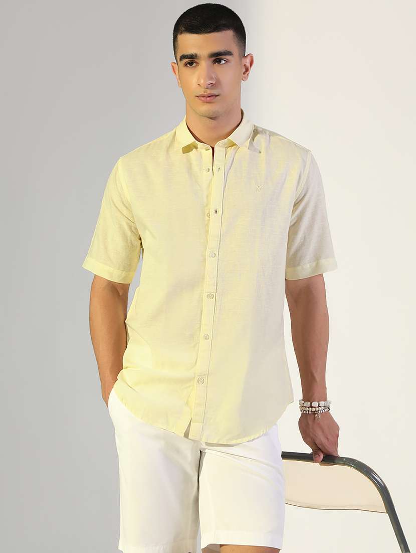 men solid collared short sleeve shirt
