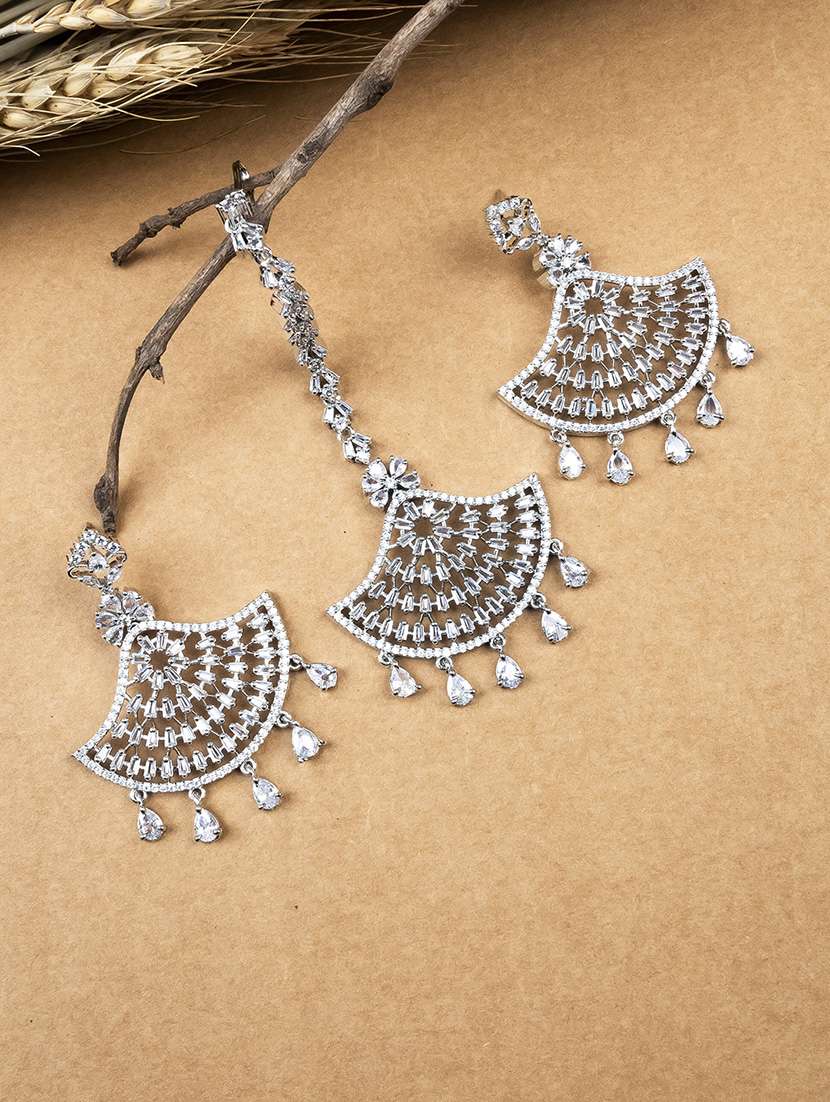 silver symmetrical earring-maangtika set