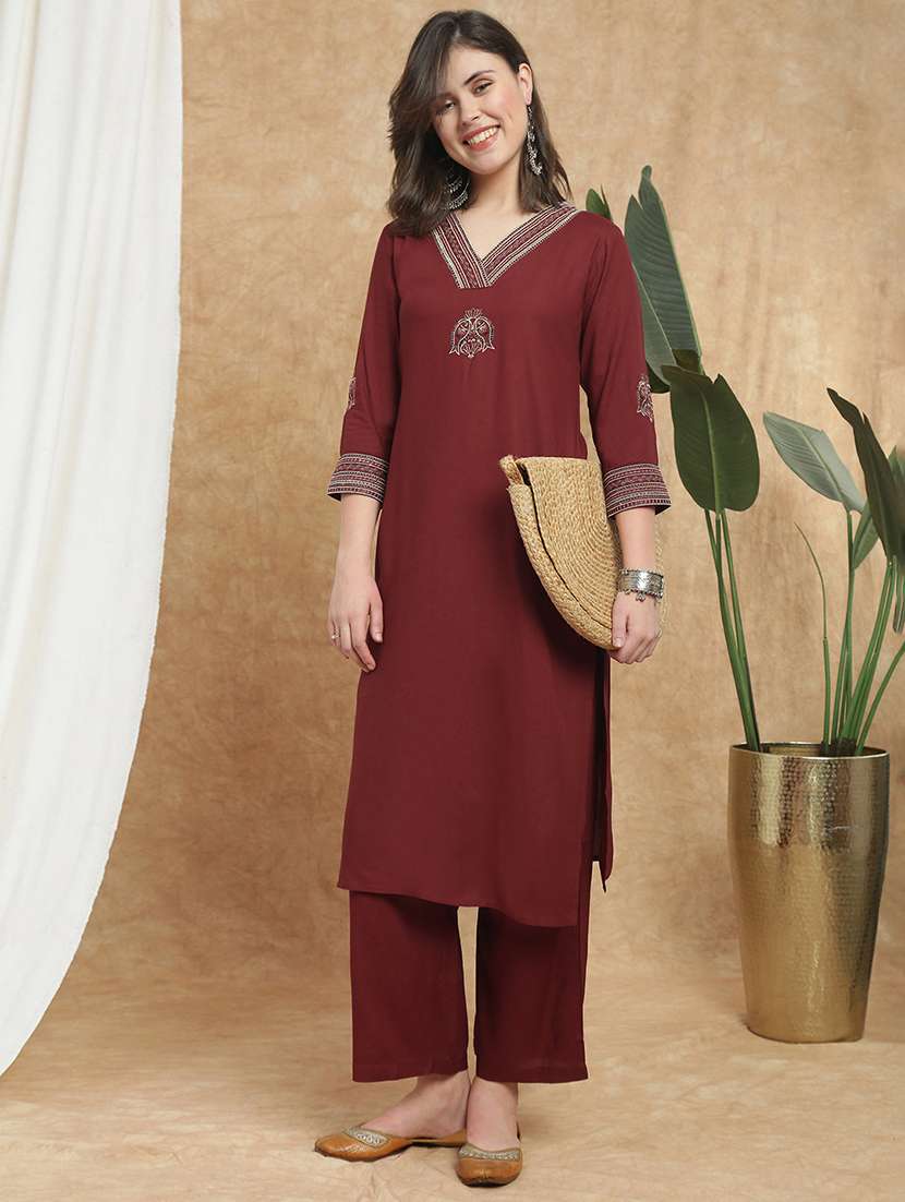 women embroidered three quarter sleeve kurta pant set