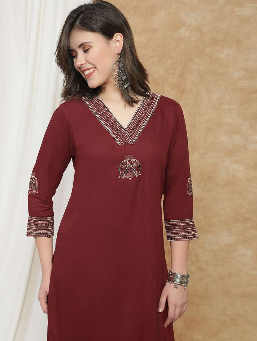 women embroidered three quarter sleeve kurta pant set - 22173998 -  Standard Image - 3