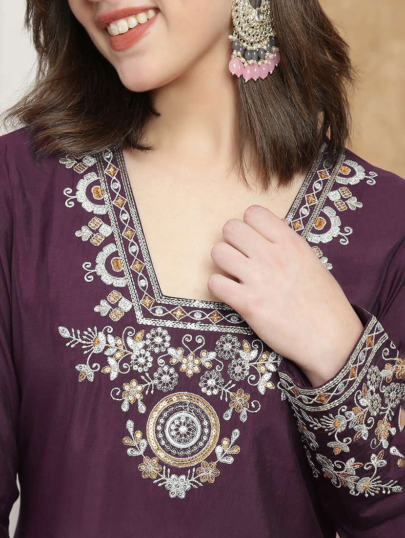 globus women purple v-neck long sleeves sequin zari embroidered a-line kurta with pant festive set - 22174009 -  Standard Image - 5