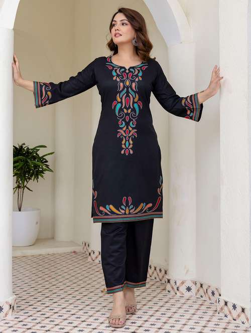 women self designed bell sleeve woolen kurta - 22174178 -  Standard Image - 0