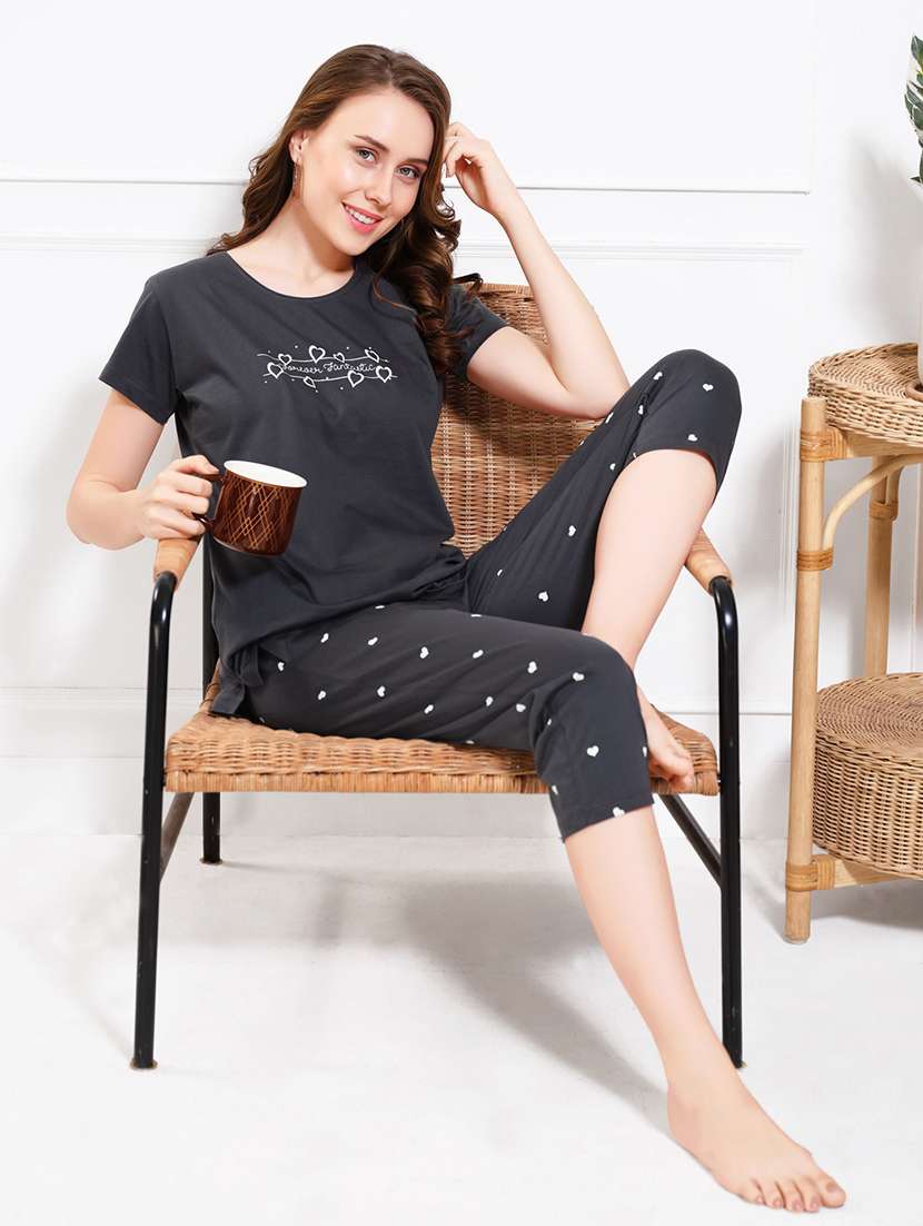women printed nightwear capri set