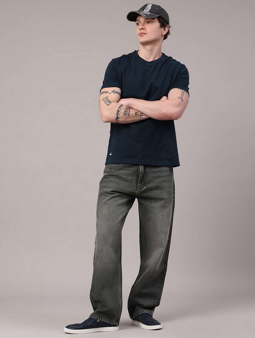 men solid round neck t-shirt - 22174981 -  Standard Image - 5
