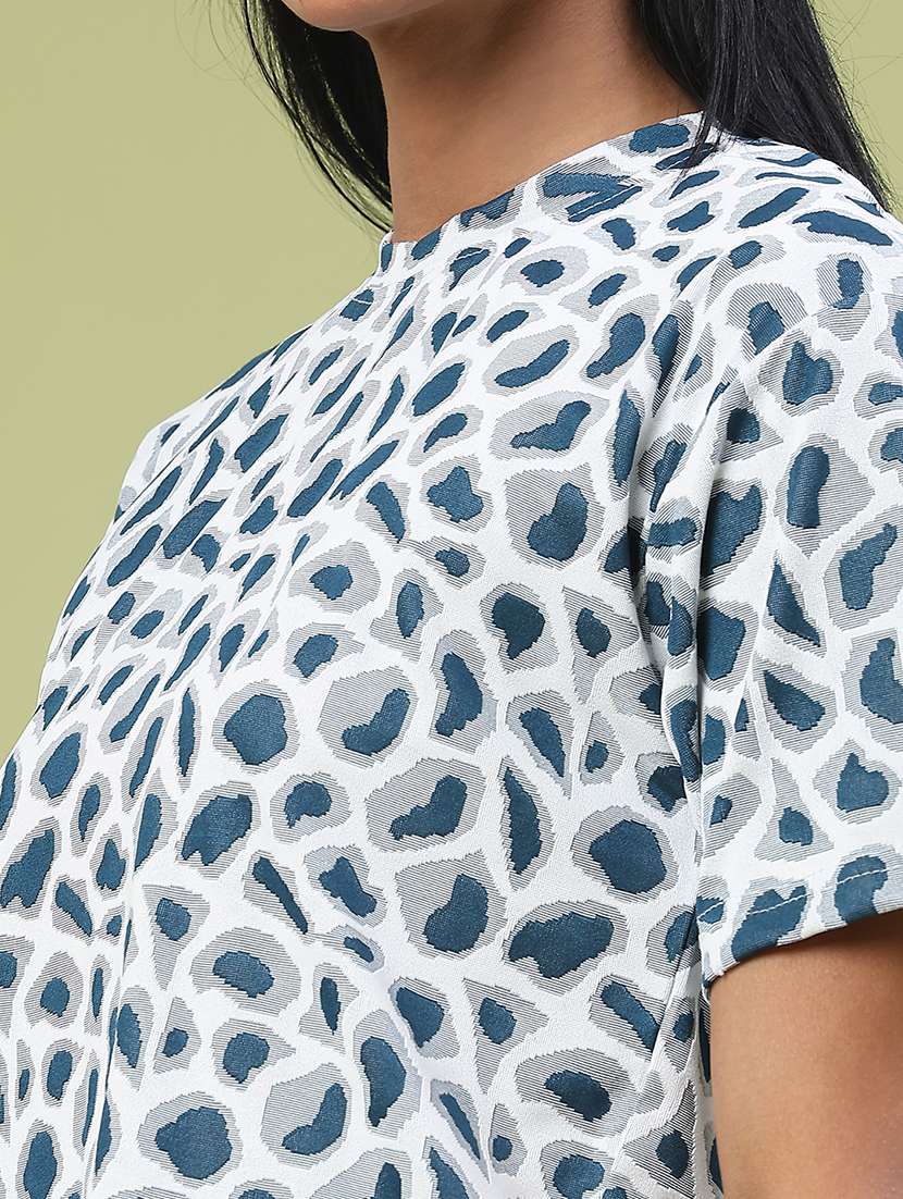 women printed short sleeve crop t-shirt - 22175454 -  Standard Image - 5