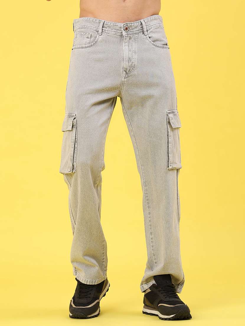 men solid mid rise regular fit cargo