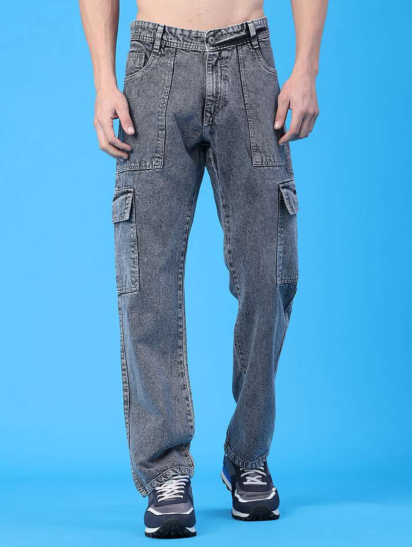 men solid mid rise regular fit cargo 