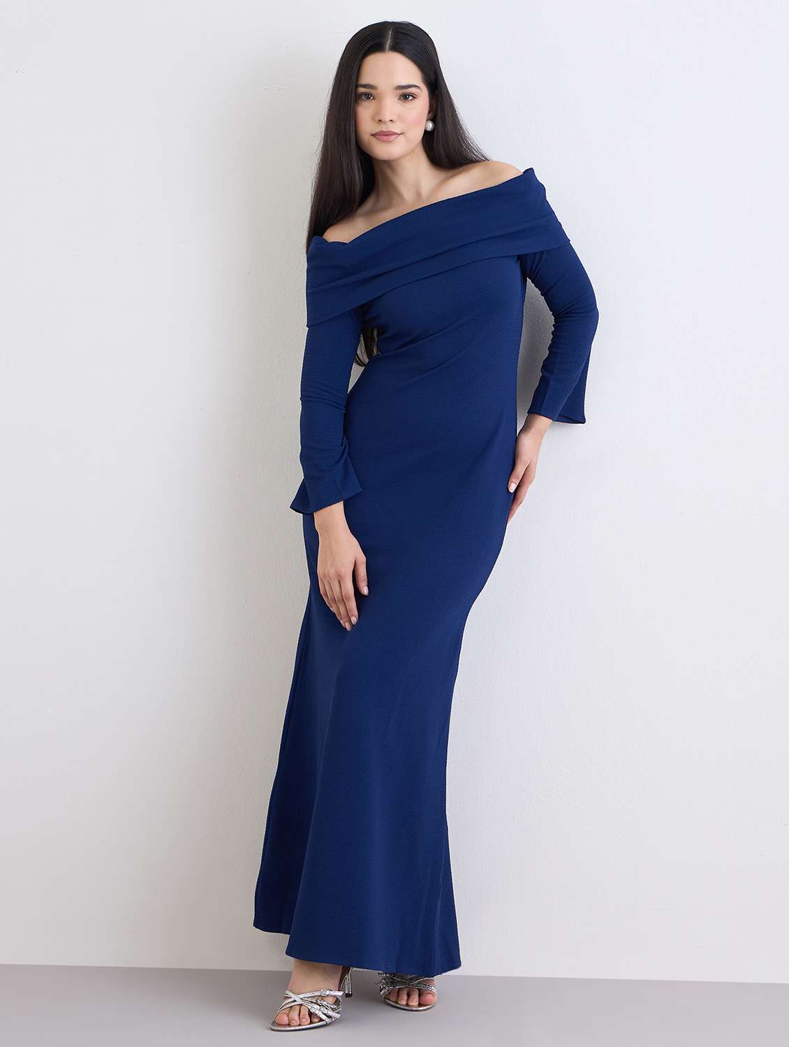 women solid off shoulder bell sleeve sheath dress
