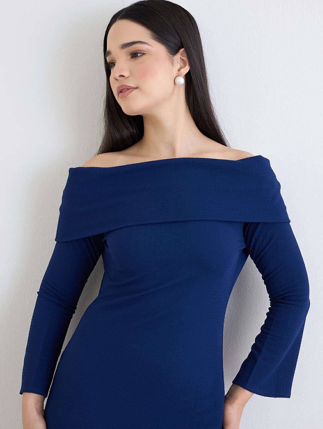 women solid off shoulder bell sleeve sheath dress - 22176629 -  Standard Image - 3