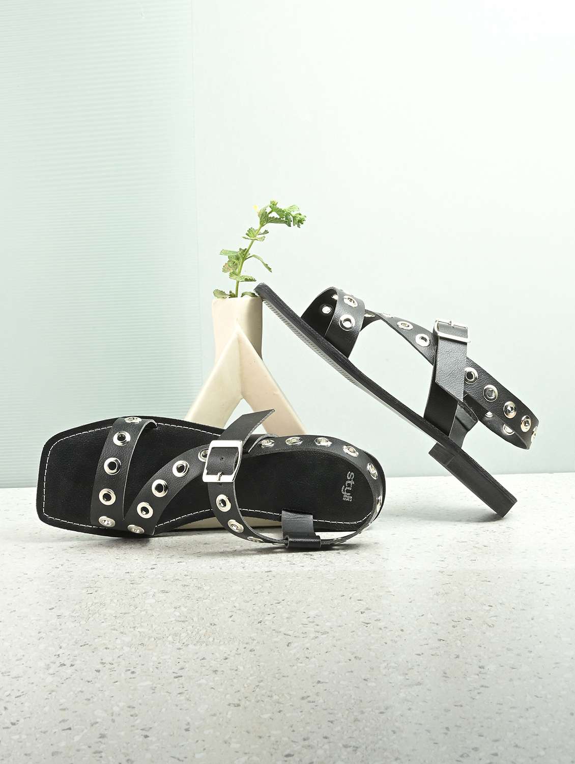 women solid back strap flat sandal - 22176721 -  Zoom Image - 0