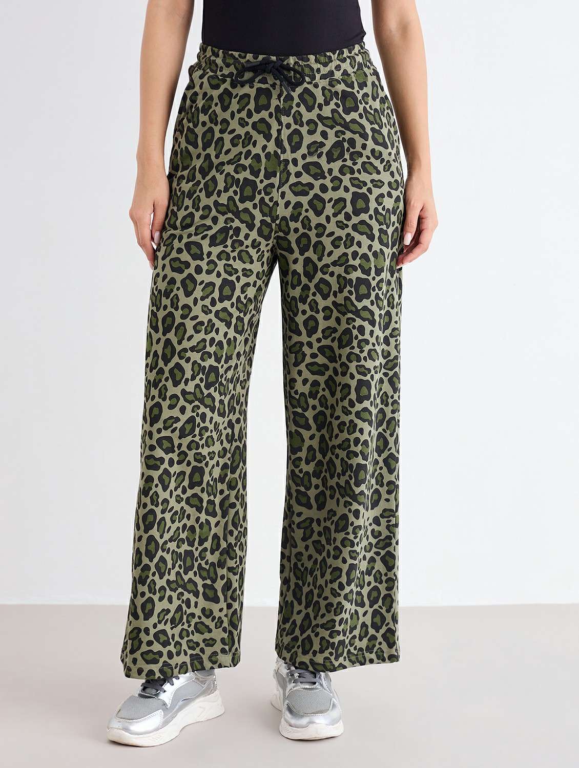 women animal print mid rise track pant