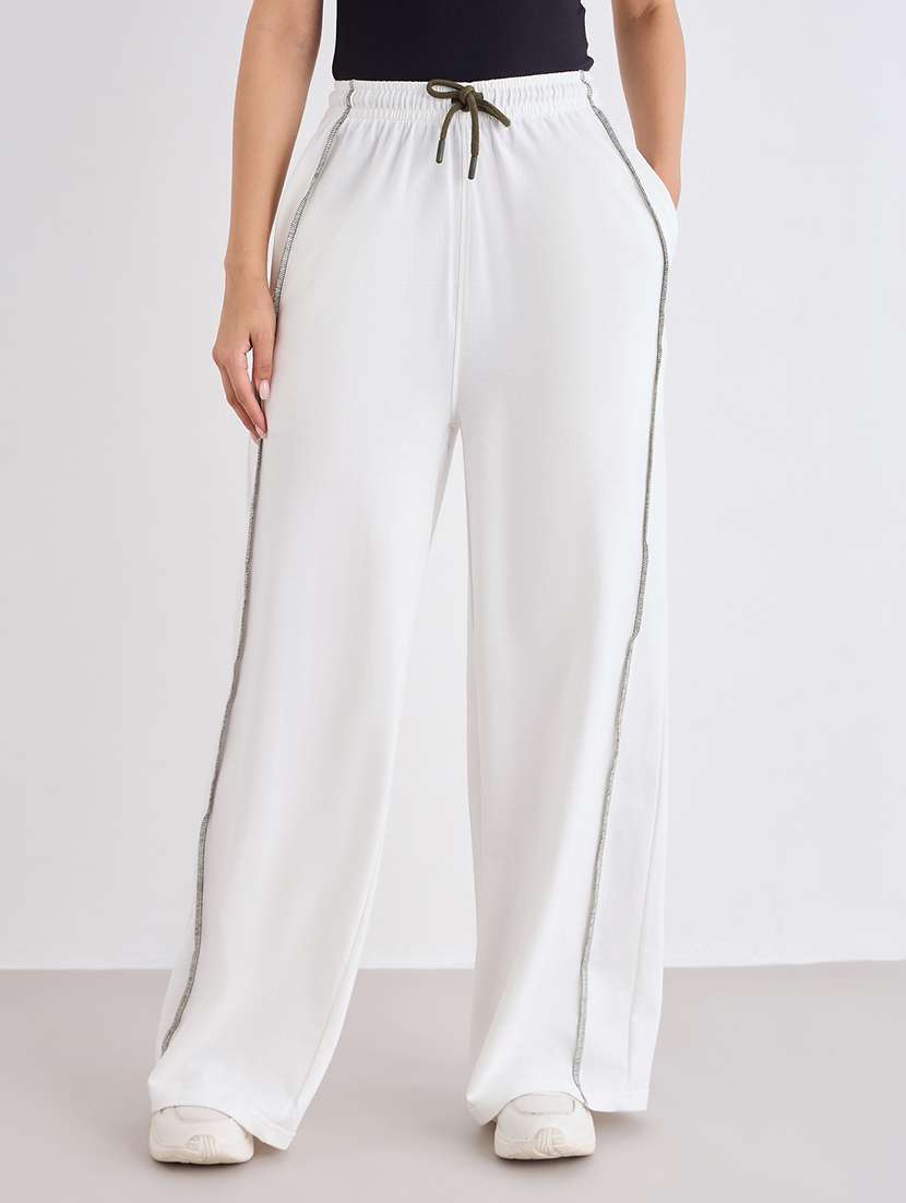 women solid mid rise track pant