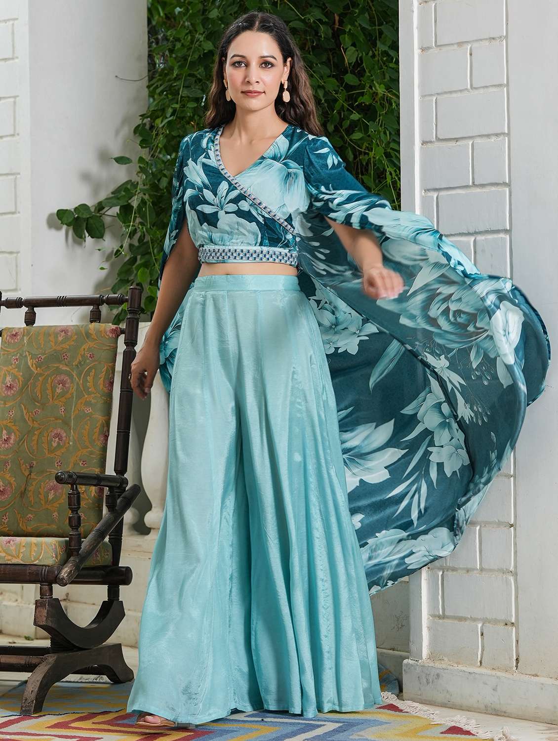 women floral printed v neck fusion set - 22177097 -  Standard Image - 3