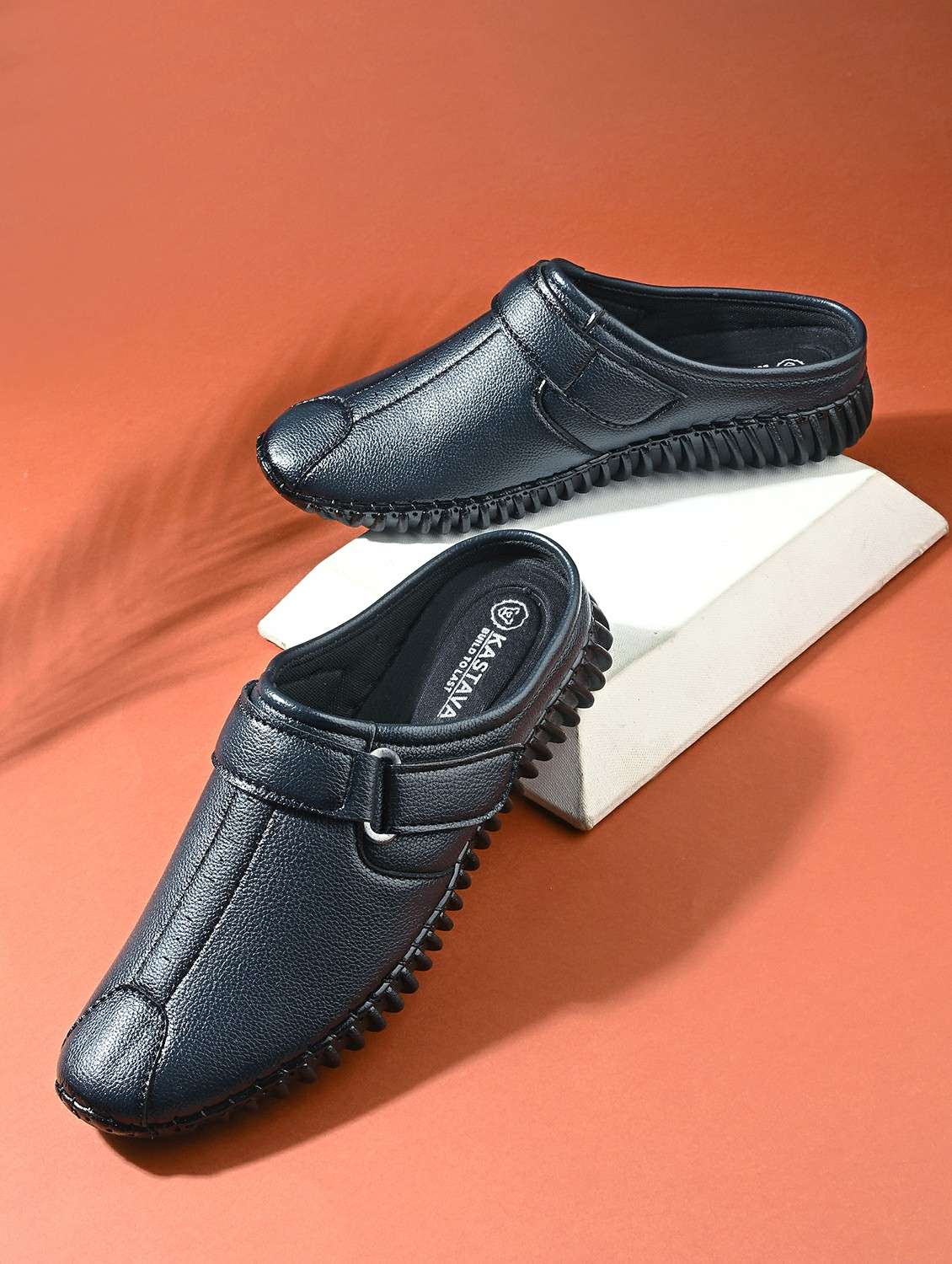 men blue solid slip on sandal