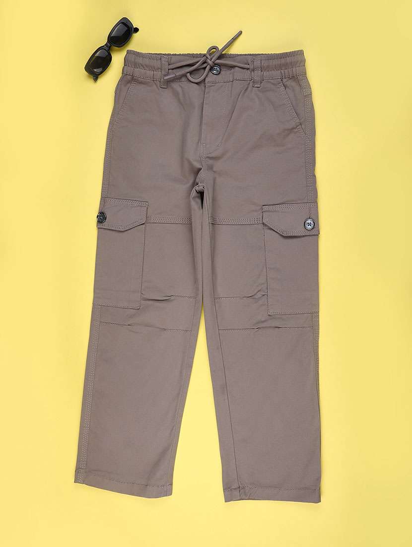 boys solid mid rise regular fit cargo