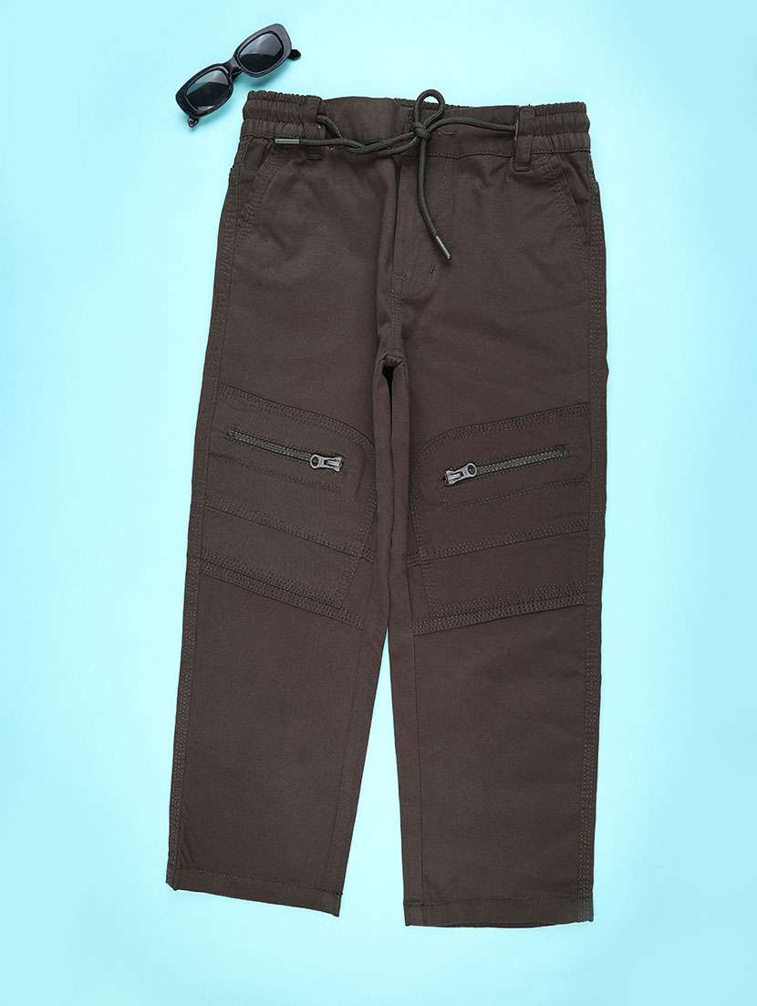 boys solid mid rise regular fit cargo