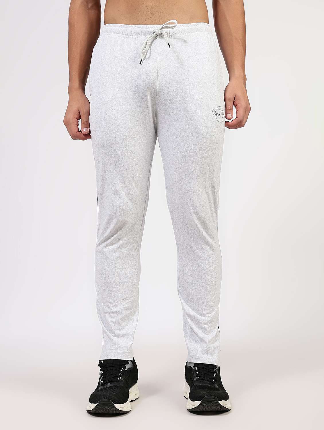 men solid mid rise track pant