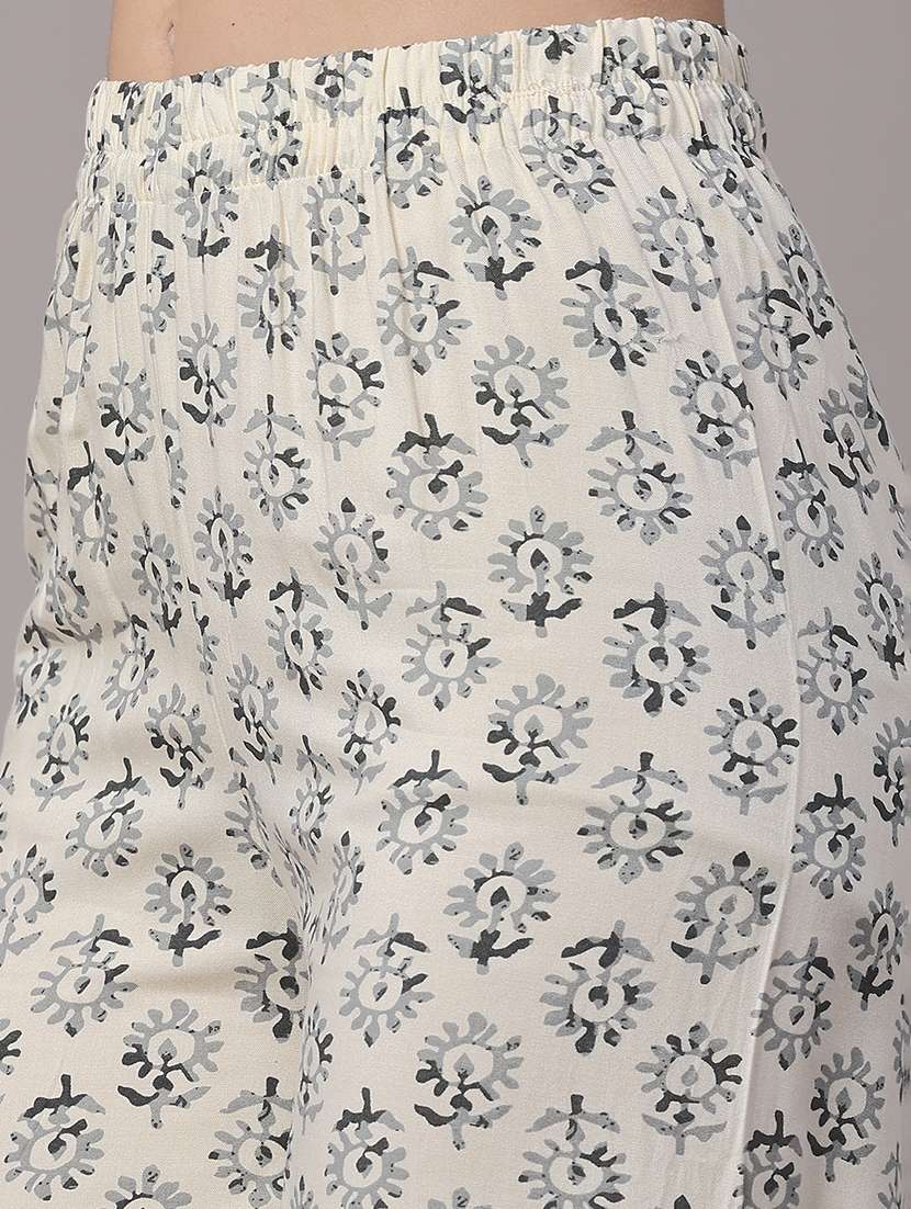 women printed three quarter sleeves kurta and palazzo set - 22177954 -  Standard Image - 5