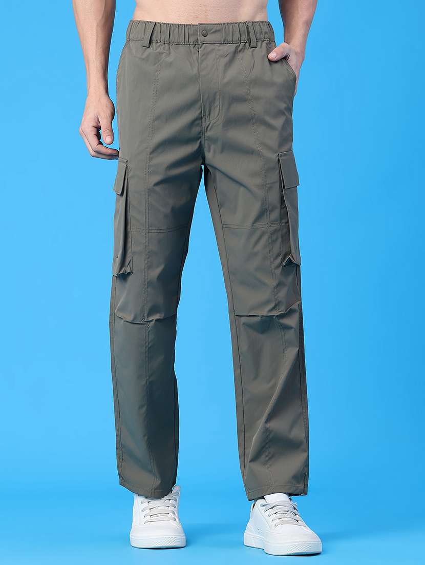 men solid mid rise regular fit cargo