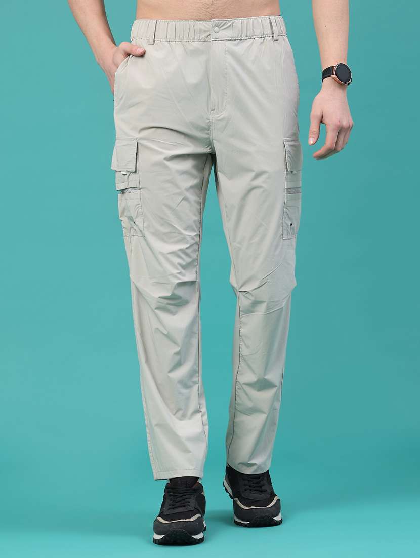 men solid mid rise regular fit cargo