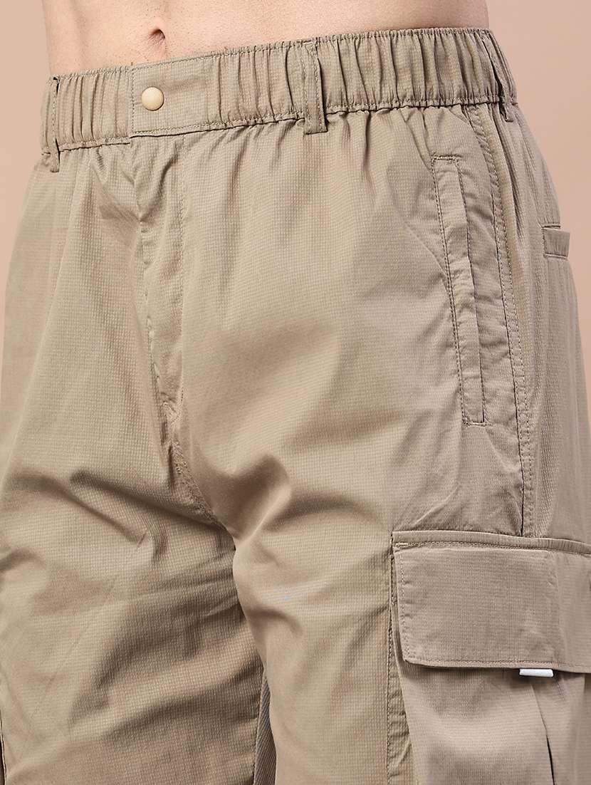 men solid mid rise regular fit cargo - 22178217 -  Standard Image - 5