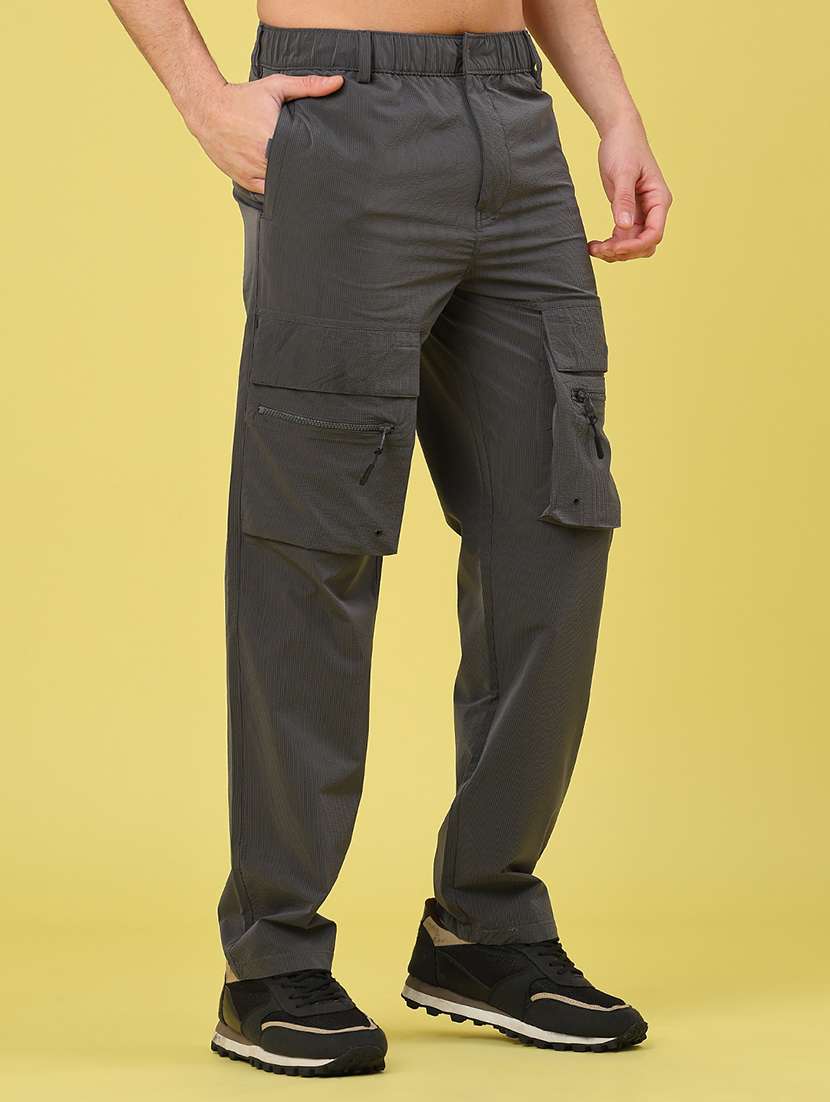 men solid mid rise regular fit cargo