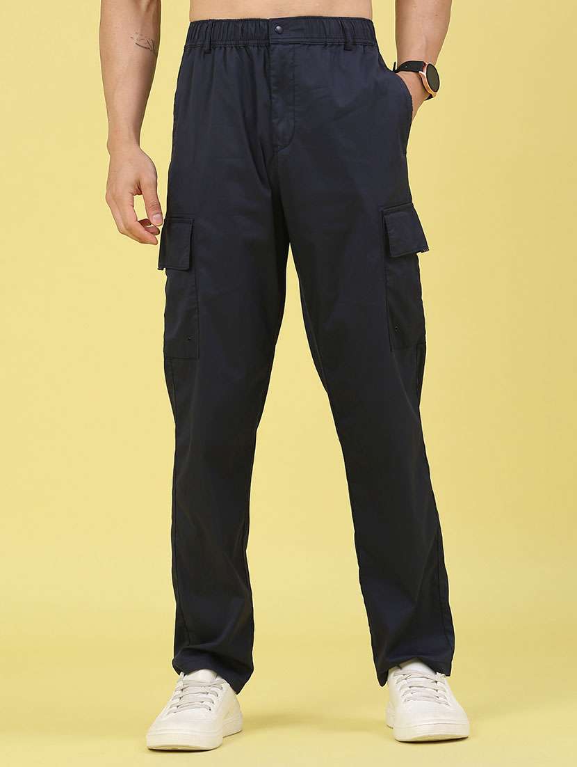 men solid mid rise relaxed fit cargo 