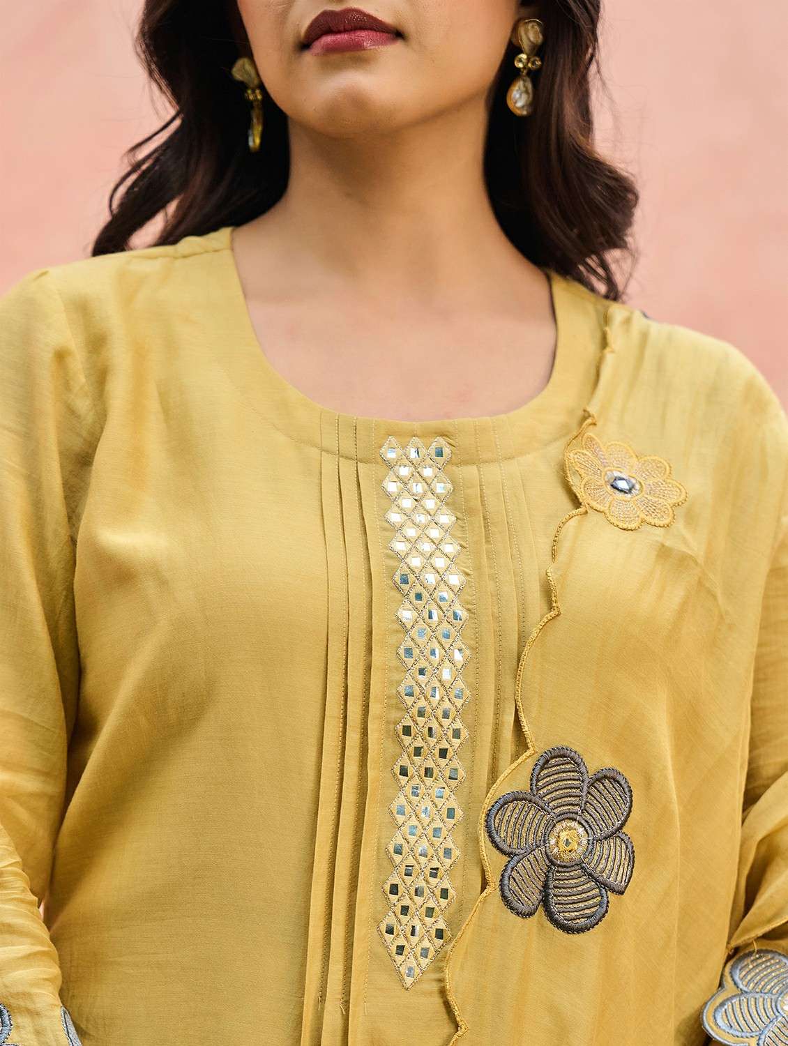 women embroidered three quarter sleeve kurta pant with dupatta set - 22178482 -  Standard Image - 5