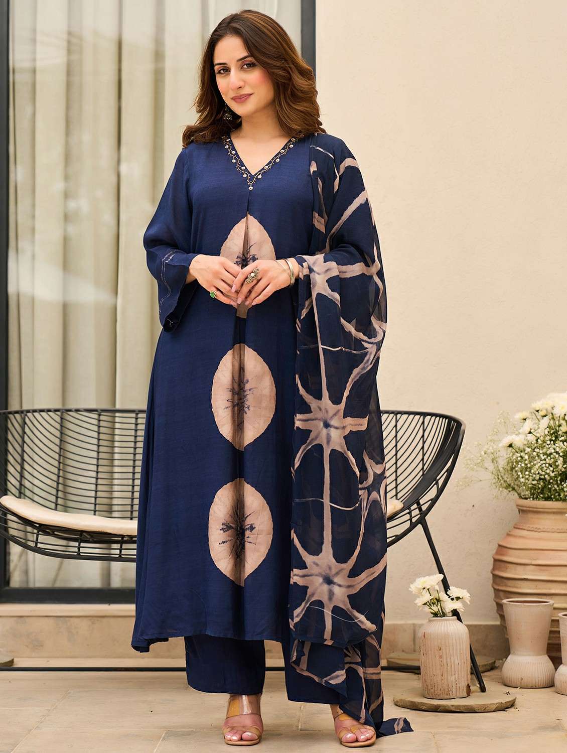 women embroidered long sleeve kurta pant with dupatta set - 22178516 -  Standard Image - 3