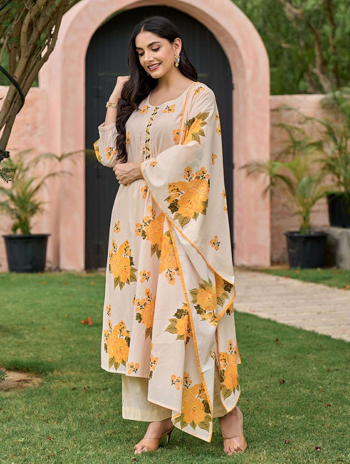 women floral three quarter sleeve kurta pant with dupatta set - 22178540 -  Standard Image - 3