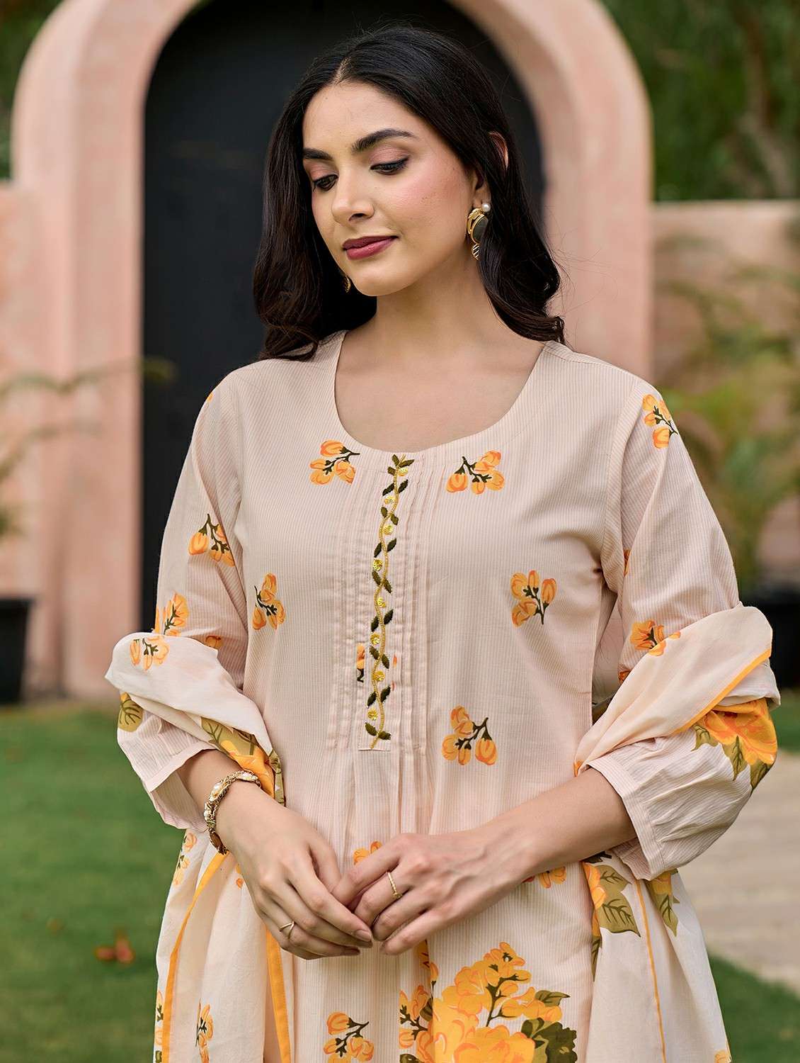 women floral three quarter sleeve kurta pant with dupatta set - 22178540 -  Standard Image - 5