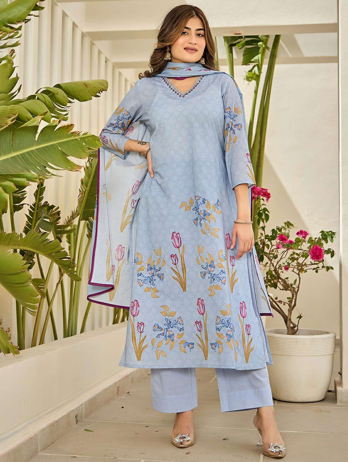 women embroidered three quarter sleeve kurta pant with dupatta set