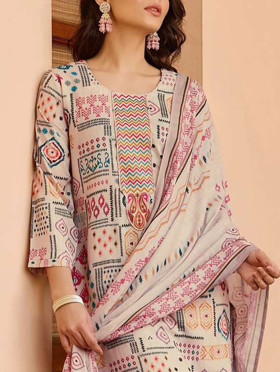 women three quarter sleeve kurta and pant with dupatta  - 22178919 -  Standard Image - 3