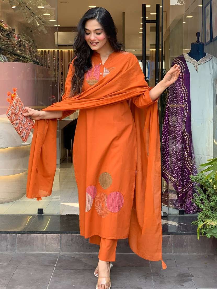 women three quarter sleeve kurta and pant with dupatta  - 22178922 -  Standard Image - 3