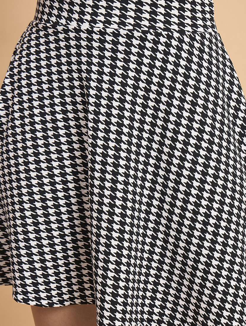 women houndstooth print high rise flared skirt - 22178969 -  Standard Image - 5