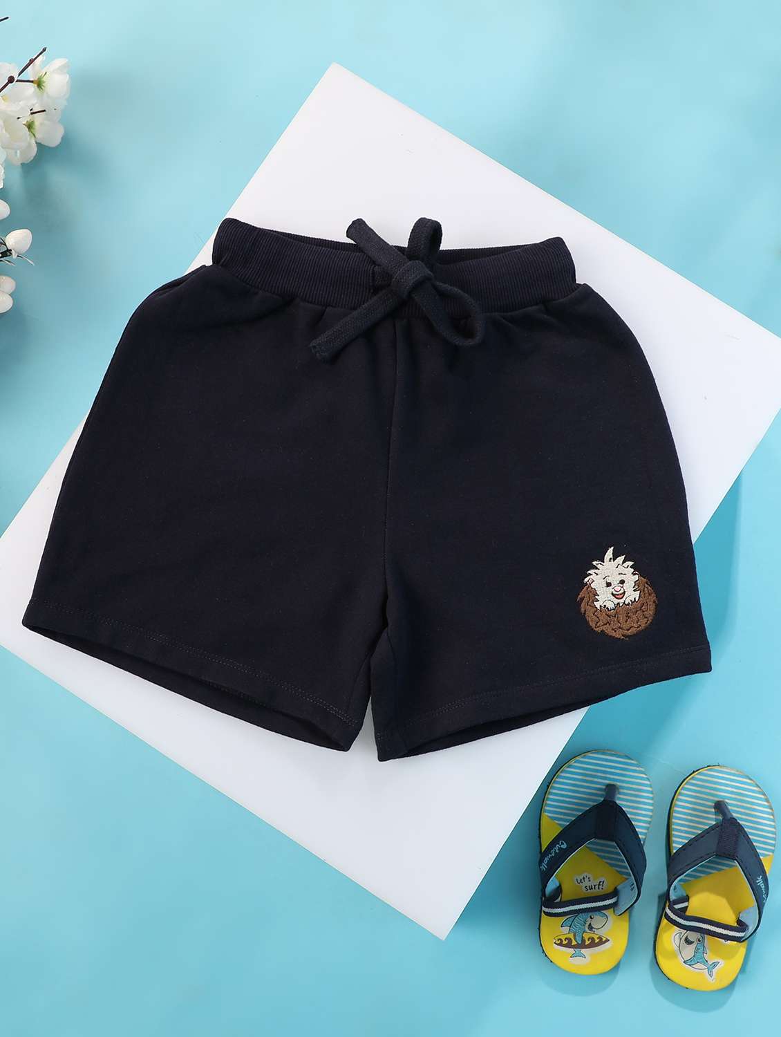 boys solid mid rise regular fit shorts 