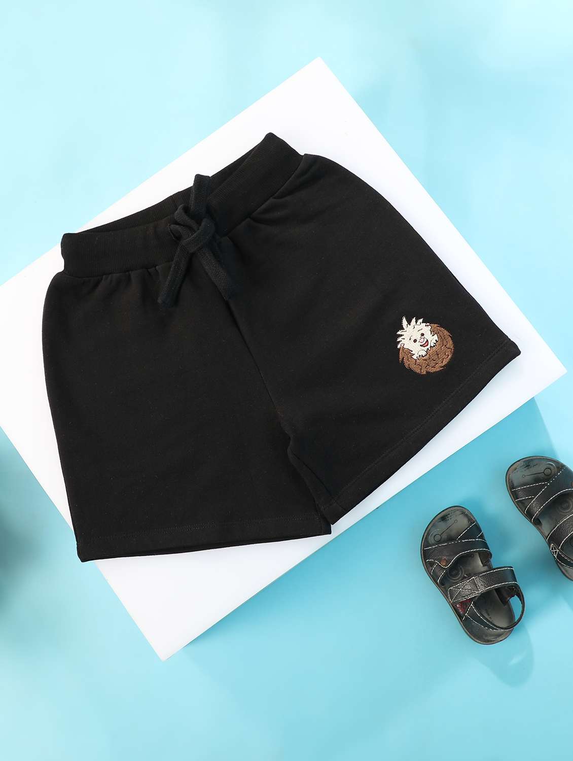 boys solid mid rise regular fit shorts 