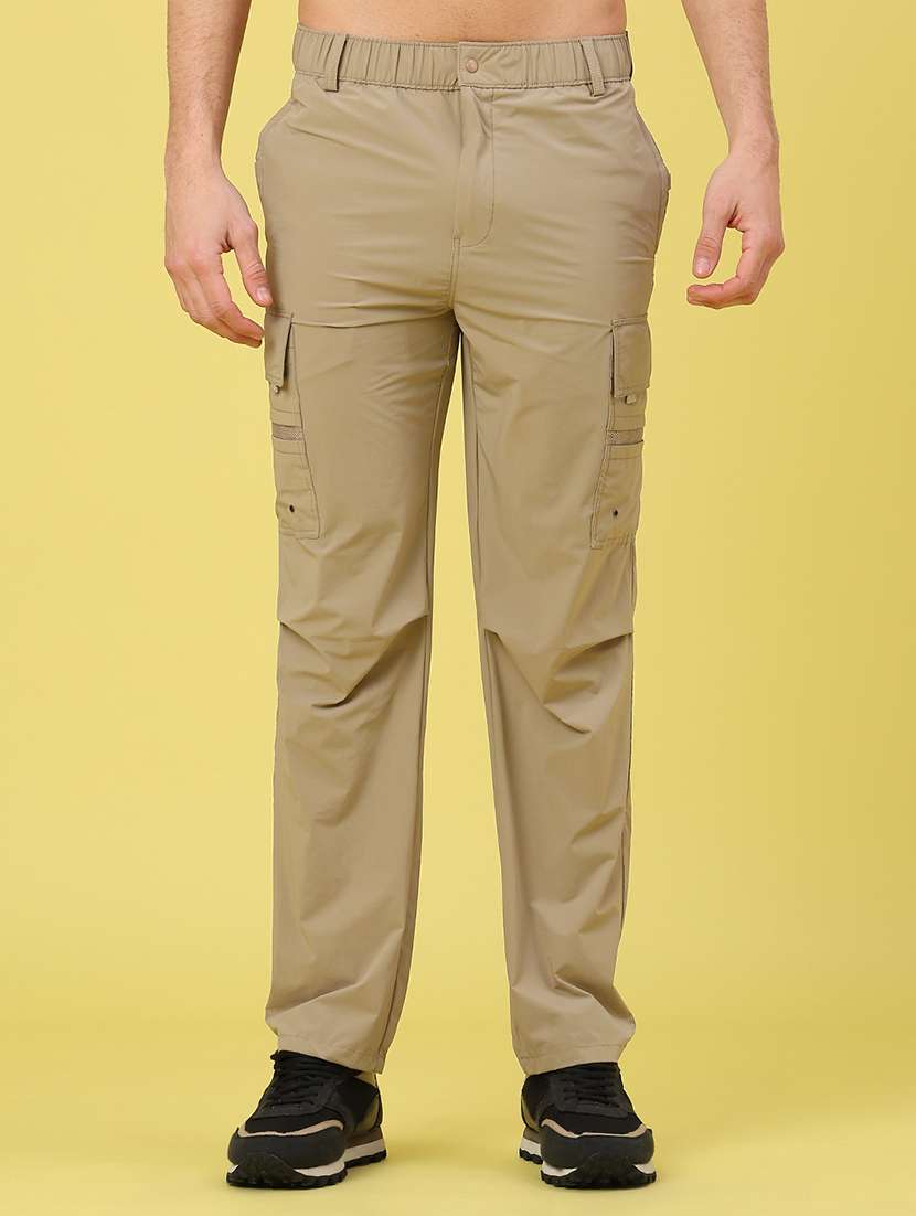 men solid mid rise regular fit cargo 